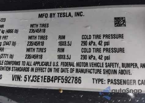 2023 Tesla Model 3 Long Range Dual Motor All-Wheel Drive z USA, uszkodzony, nr VIN 5YJ3E1EB4PF592786